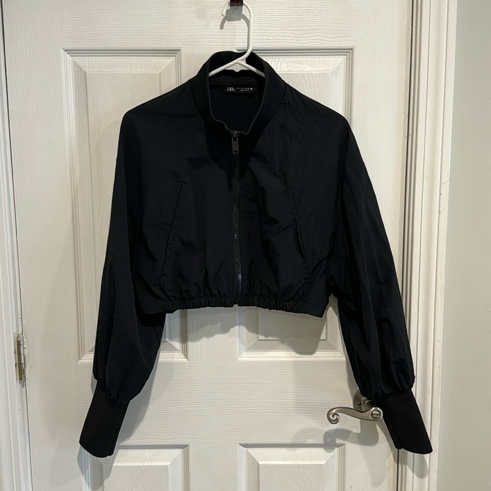 Zara cropped windbreaker size M